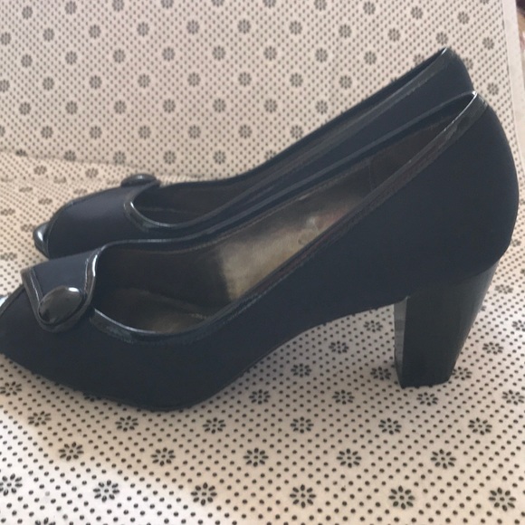 Cute Naturalizer shoes 👠 - Picture 2 of 4
